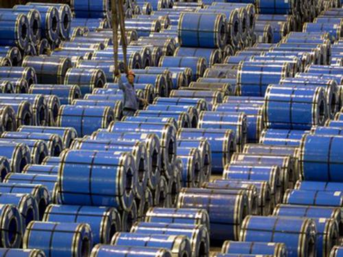 Giá dầu thế giới sụt giảm, các đại gia lao đao