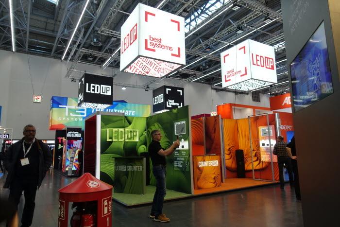 KOSIGN - Hội Chợ Nghành Thiết Kế Sáng Tạo, In Ấn 3d, Quảng Cáo, Đèn Led Tại Hàn Quốc